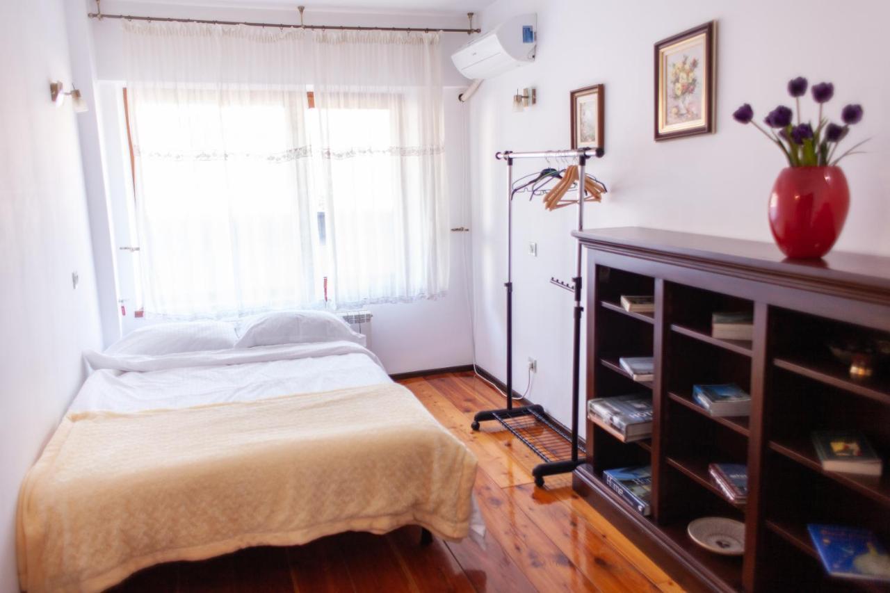 Spacious Apartment In City Centre Iasi Buitenkant foto
