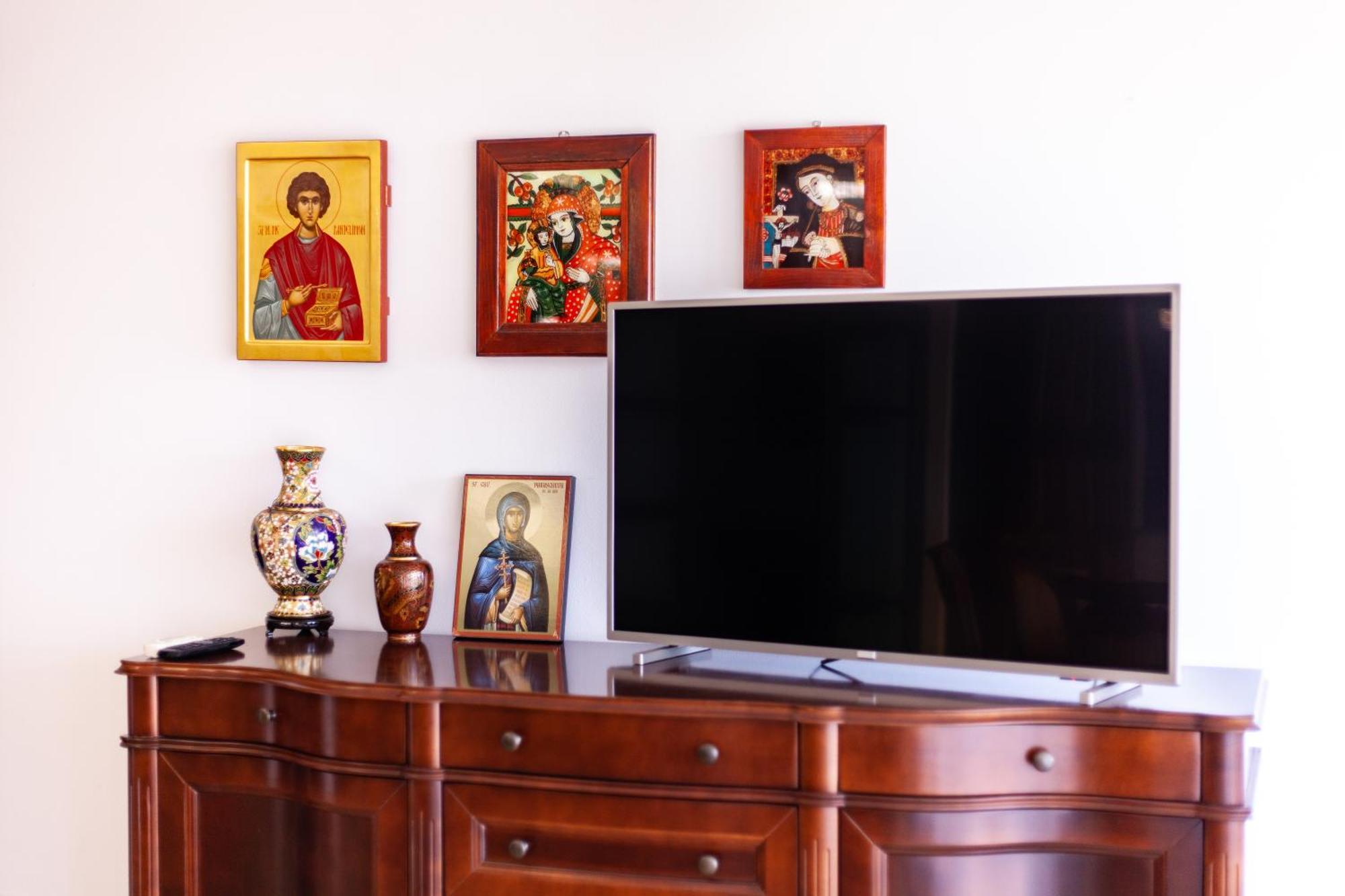 Spacious Apartment In City Centre Iasi Buitenkant foto