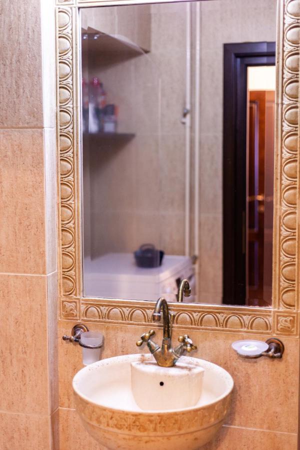 Spacious Apartment In City Centre Iasi Buitenkant foto