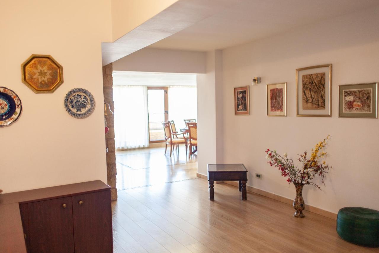 Spacious Apartment In City Centre Iasi Buitenkant foto