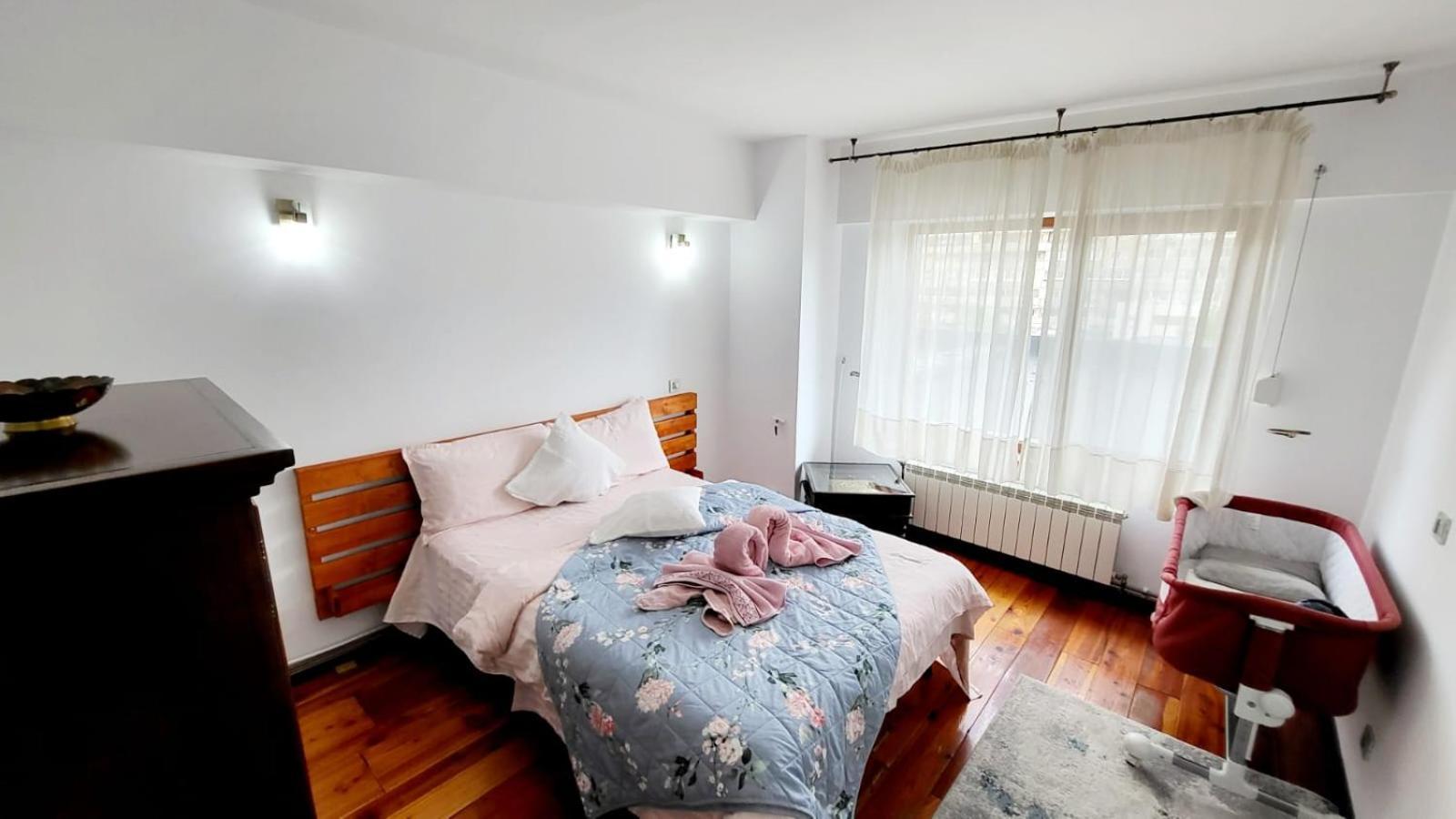 Spacious Apartment In City Centre Iasi Buitenkant foto