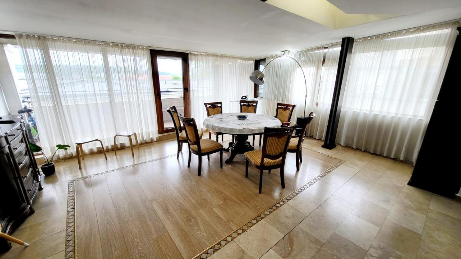 Spacious Apartment In City Centre Iasi Buitenkant foto